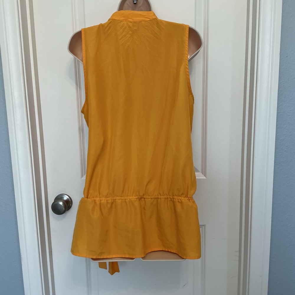 Michael Kors Gold/ Yellow Faux Wrap Side Tie Sleeveless Peplum Top Size Large - Picture 3 of 8